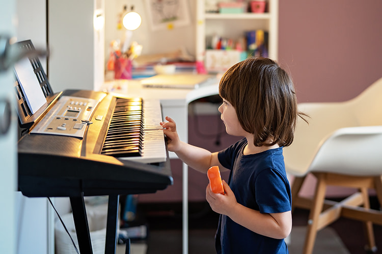 بررسی هوش موسیقیایی در کودکان به وسیله تست هوش گاردنر