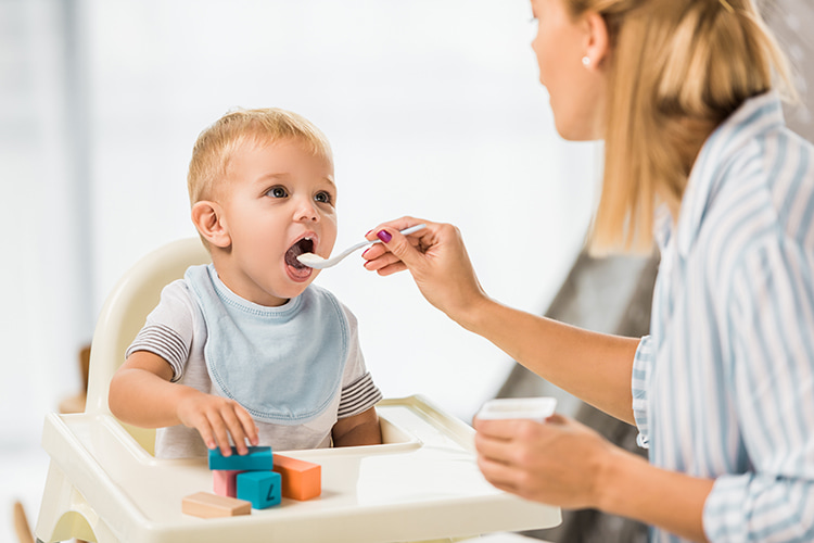 اصول تغذیه و رژیم غذایی نوزاد دوازده ماهه