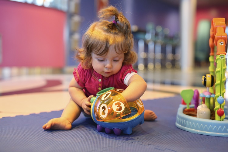 بازی با کودک سه ساله و افزایش خلاقیت و مهارت